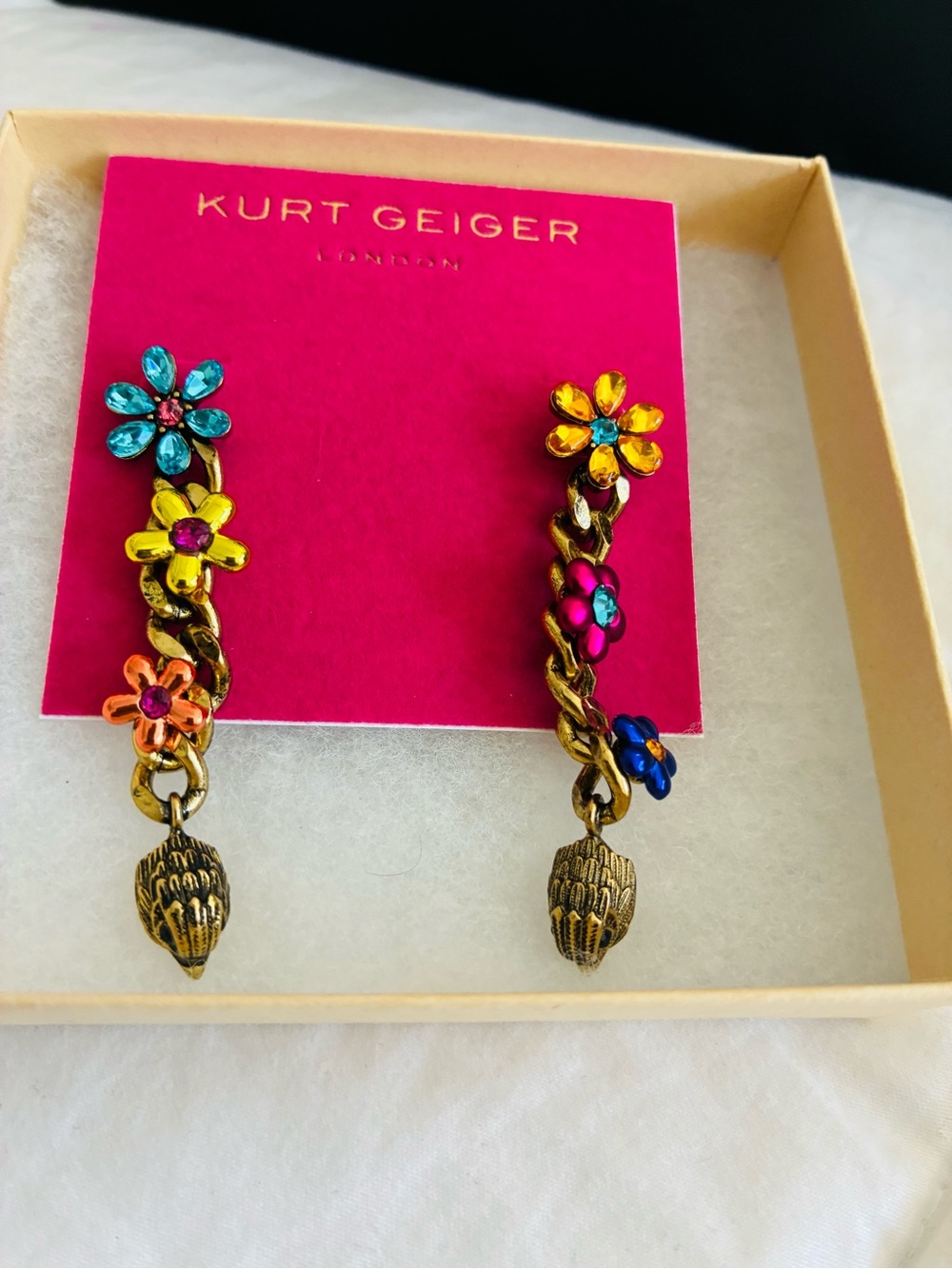 Kurt Geiger Gold-Tone Floral Chain Drop, paid 140.00., New. - Picture 4 of 10